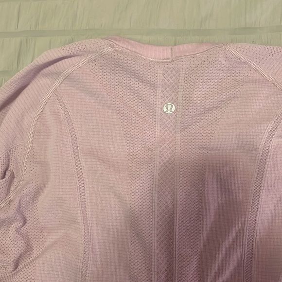 lululemon swiftly tech longsleeve crew shirt size 8 lilac light purple - Picture 4 of 4